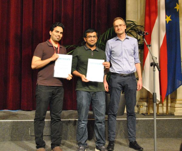 Best Student Paper Award for: Ubaid Ullah Hafeez, Muhammad Wajahat and Anshul Gandhi (all: Stonybrook University, United States)